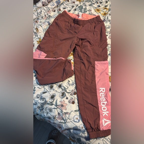 Reebok Pants - Reebok Coral Mesh Track Pants size medium like new !